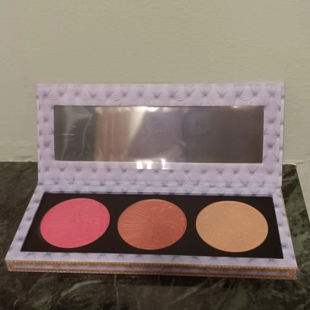 Pat McGrath x Bridgerton, Divine Blush Glow Trio: Love at First Blush Palette